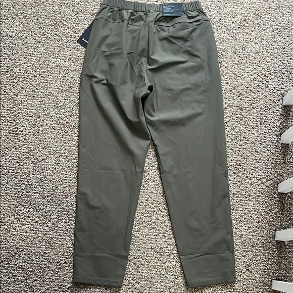 Lululemon ABC Warpstreme pull-on pant-Men's Olive Pants - Picture 2 of 5